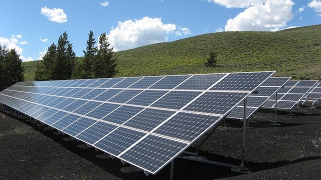 solar panel array 1591350 640